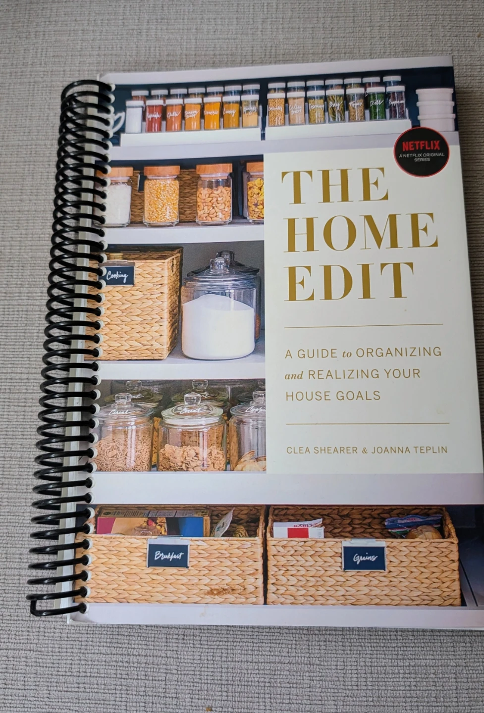 Brand New The Home Edit A Guide to Organizing Book