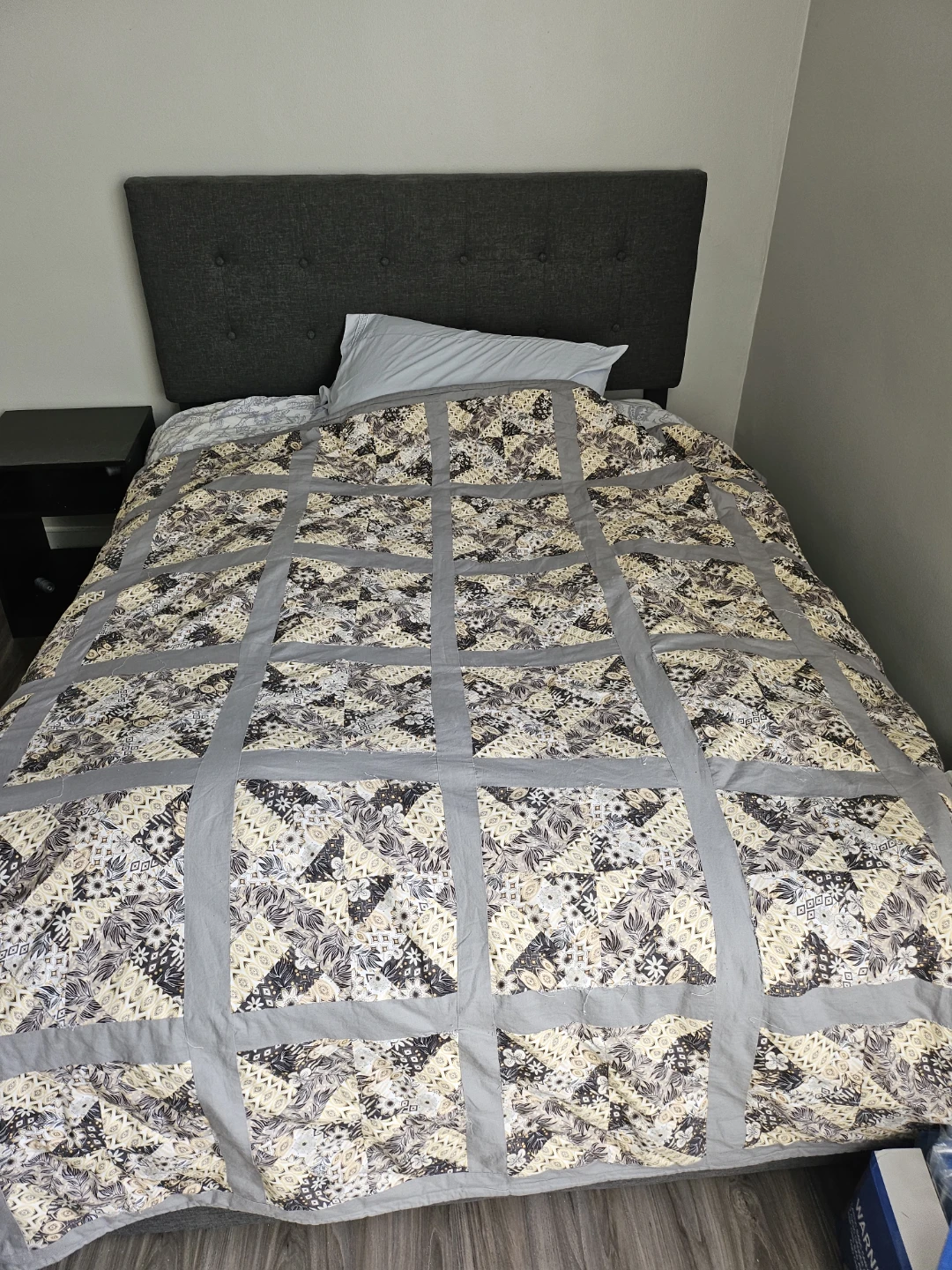 Double-sided bed frame with basket storage - photo 5