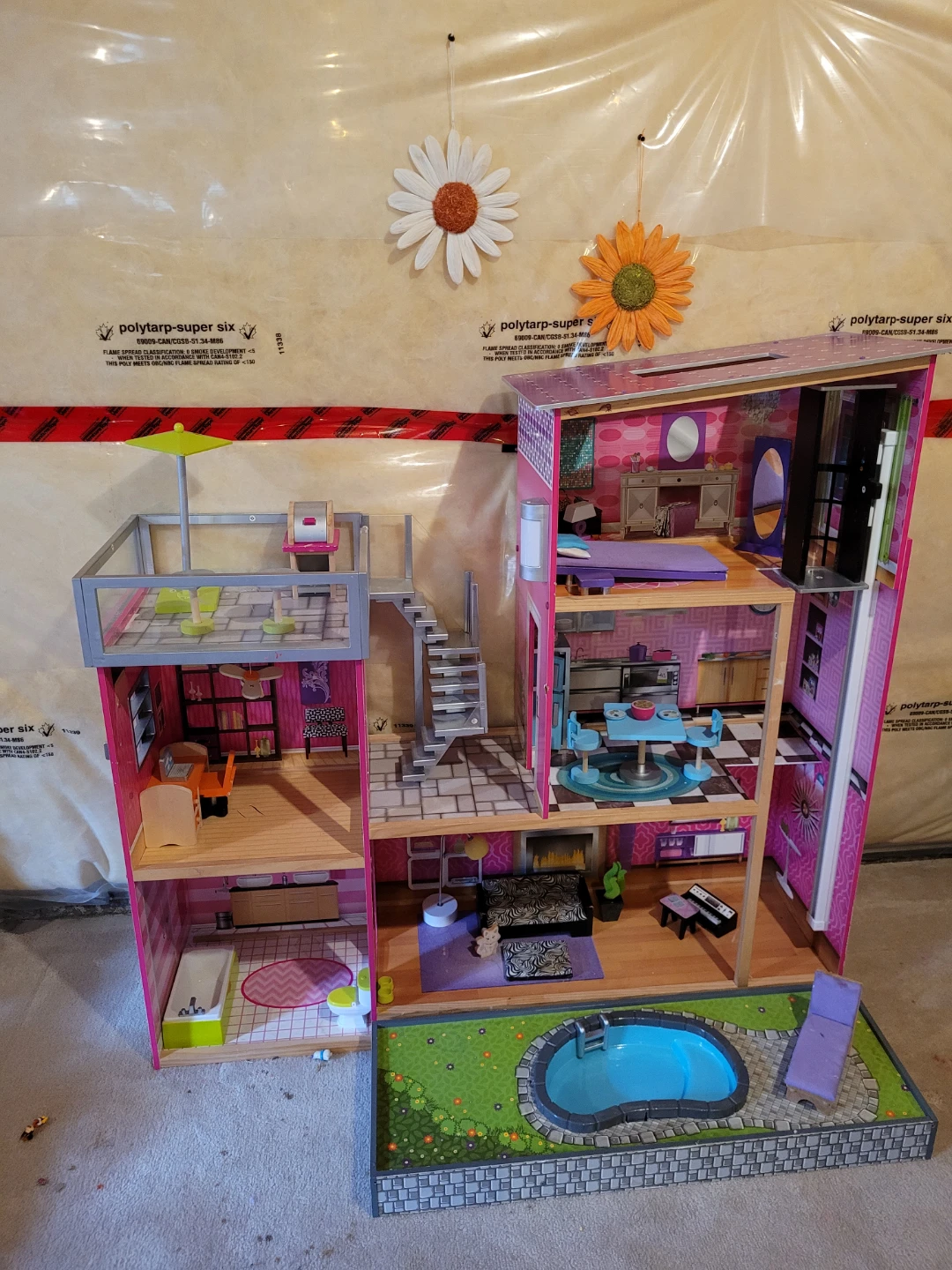Kid Kraft Dollhouse with Accessories