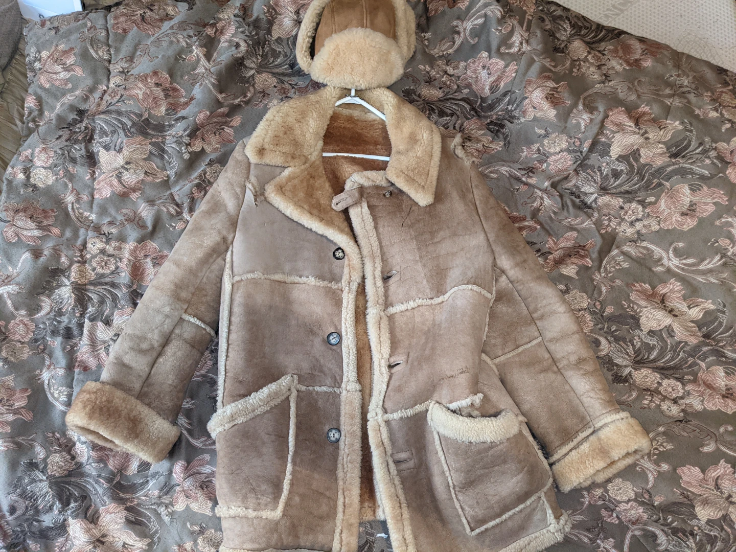 Shearling Sheepskin Coat and Hat Set - photo 2