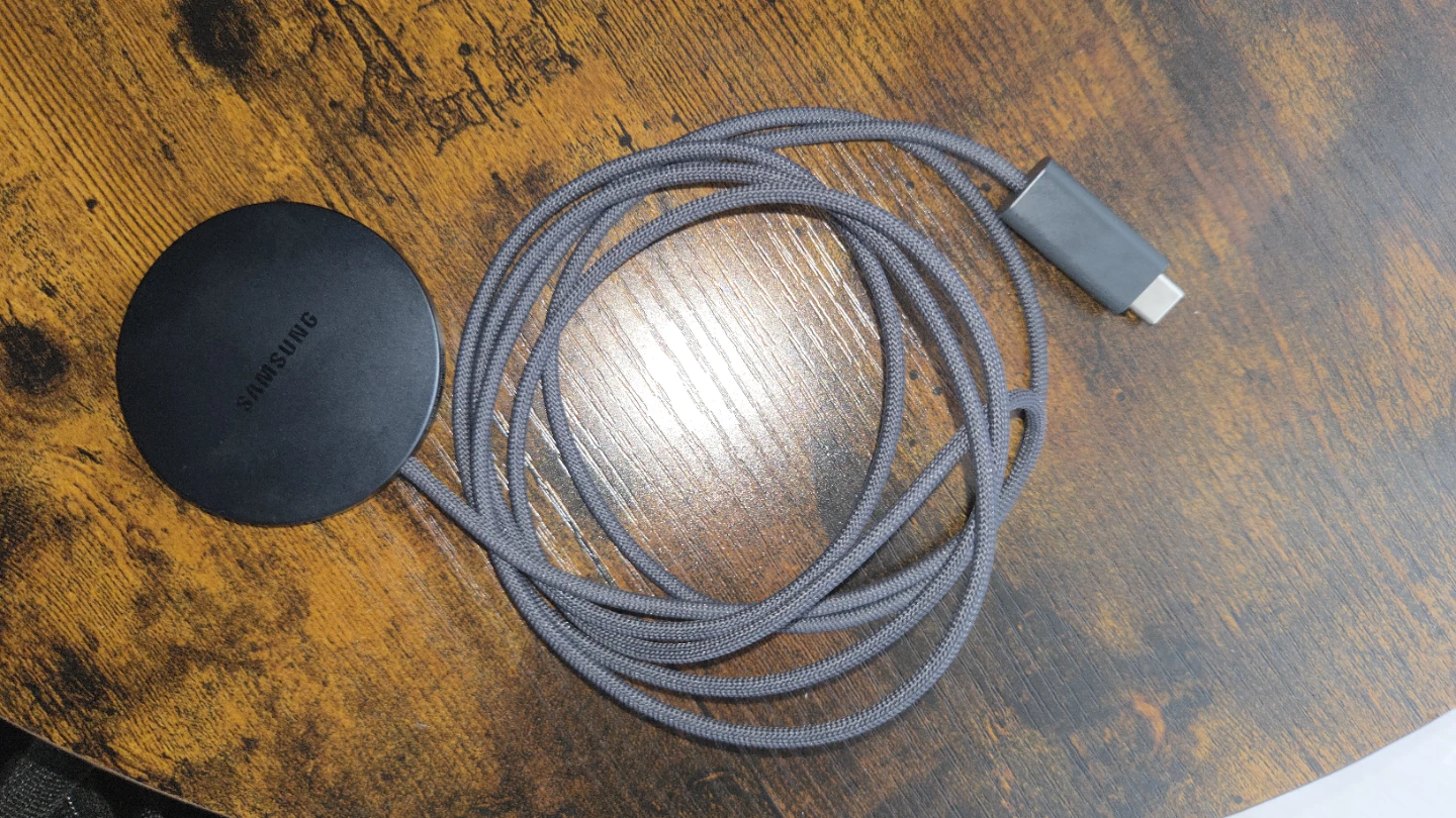 Samsung Magnet Wireless Charger - photo 3