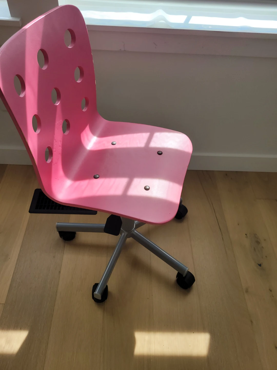 Pink Swivel Office Chair