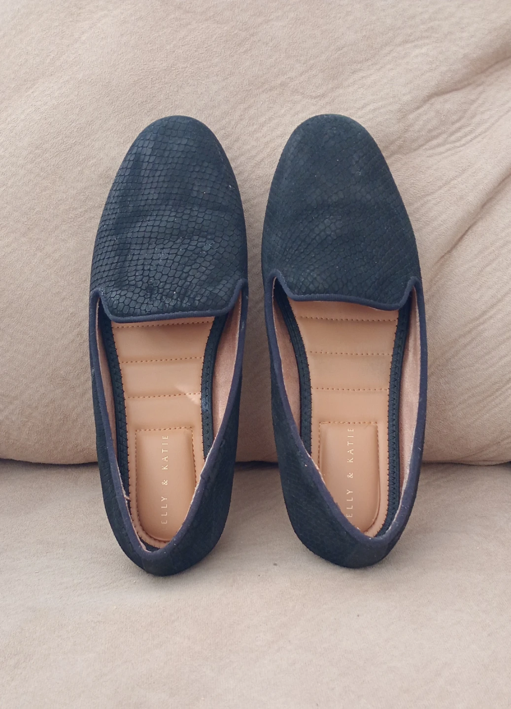 Elly & Katie Black Snake Embossed Loafer Flats