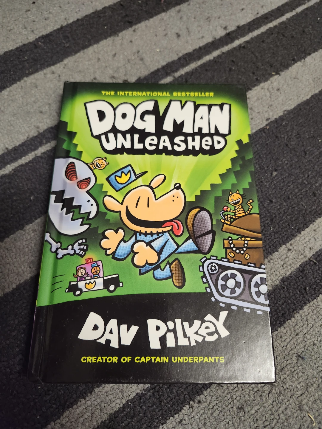 Dog Man Unleashed by Dav Pilkey HARDBOUND