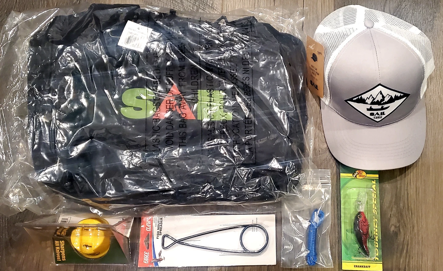 New Fishing accessories lot