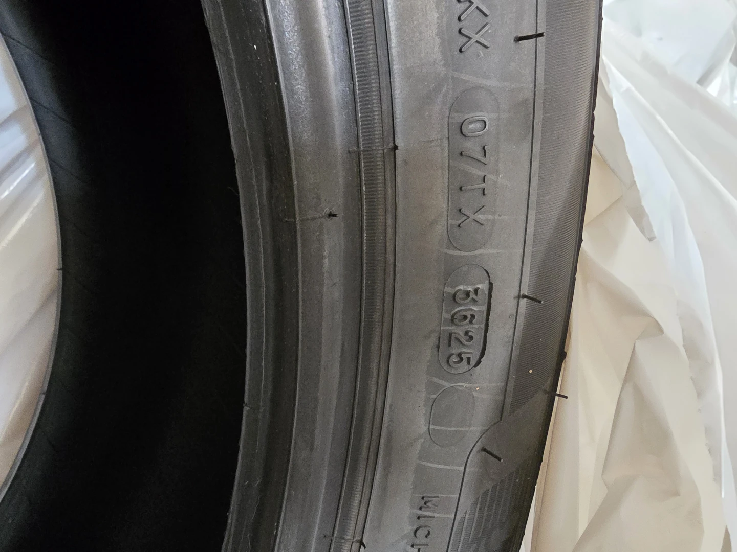 Michelin Primacy All Season Tire 215/60R17 - photo 5