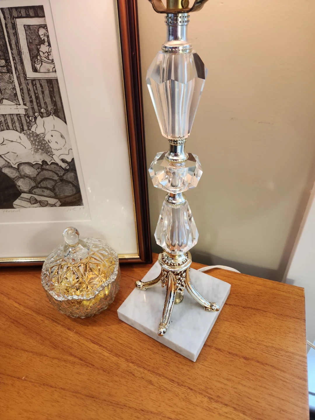 DELIGHTFUL 1950's lamp with CLASSIC TOLE patterned shade! - photo 4