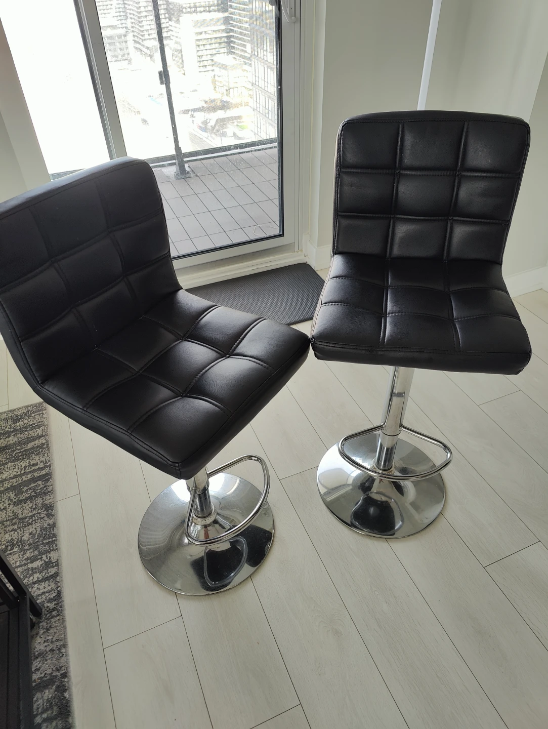 Set of 2 Black Faux Leather Bar Stools