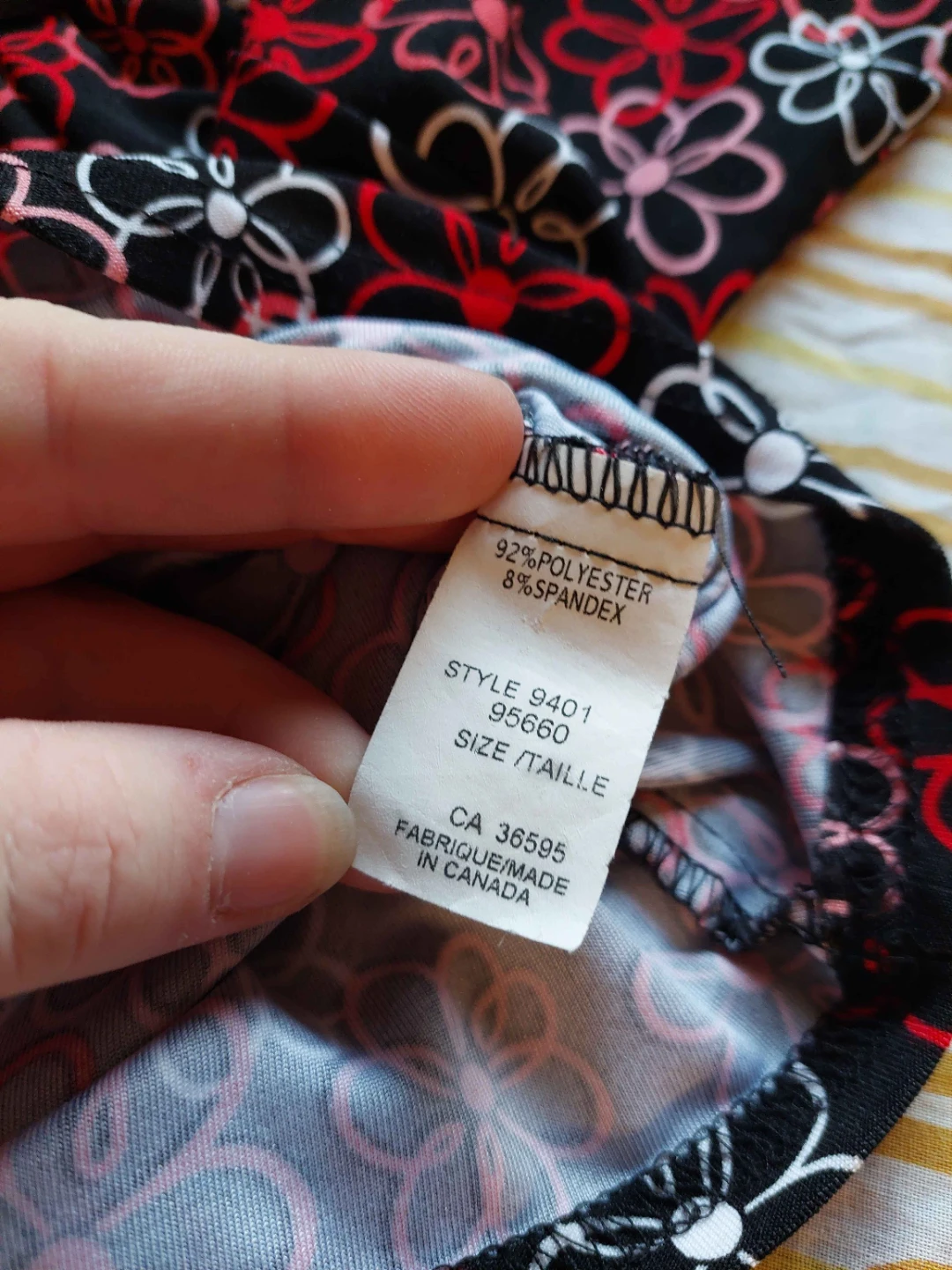 Poet floral top with a cute buckle detail - photo 5