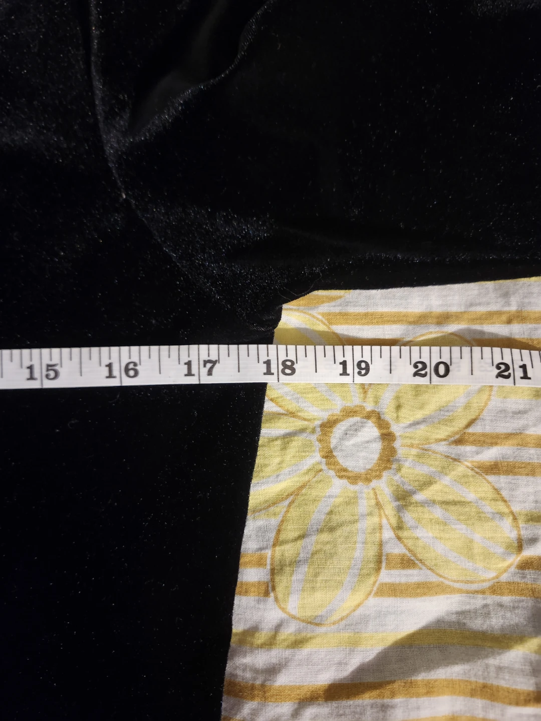 Black velvet button up top with flower buttons - photo 5