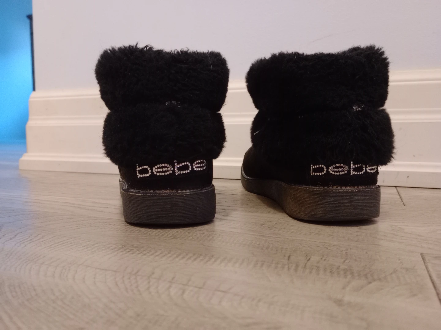Bebe Black Faux Fur Lined Ankle Boots size 7.5 - photo 3
