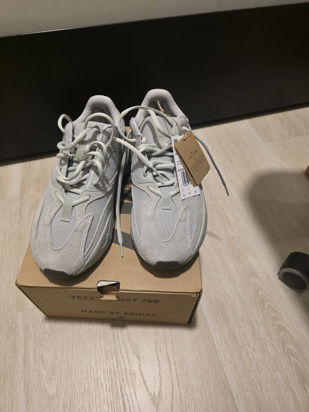 Adidas Yeezy Boost 700 MNVN