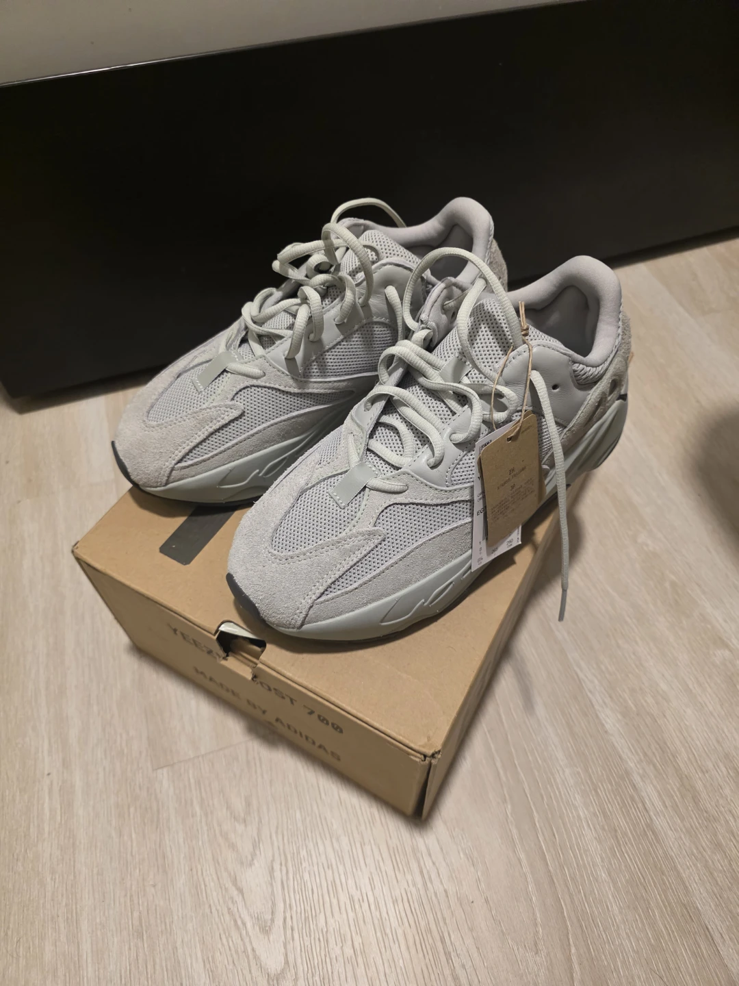 Adidas Yeezy Boost 700 MNVN - photo 2