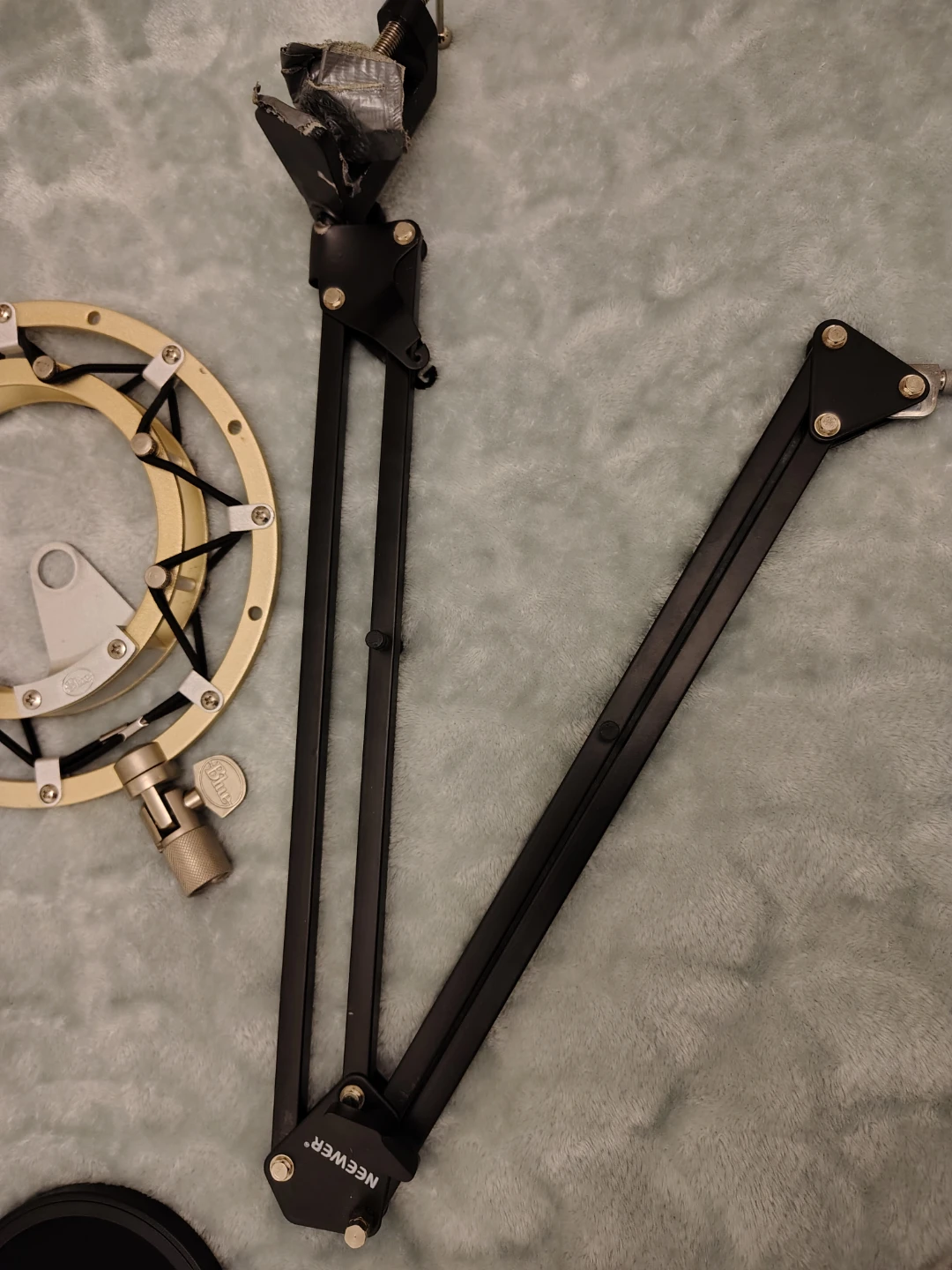 Blue Yeti Microphone with Boom Arm and Pop Filter - photo 4
