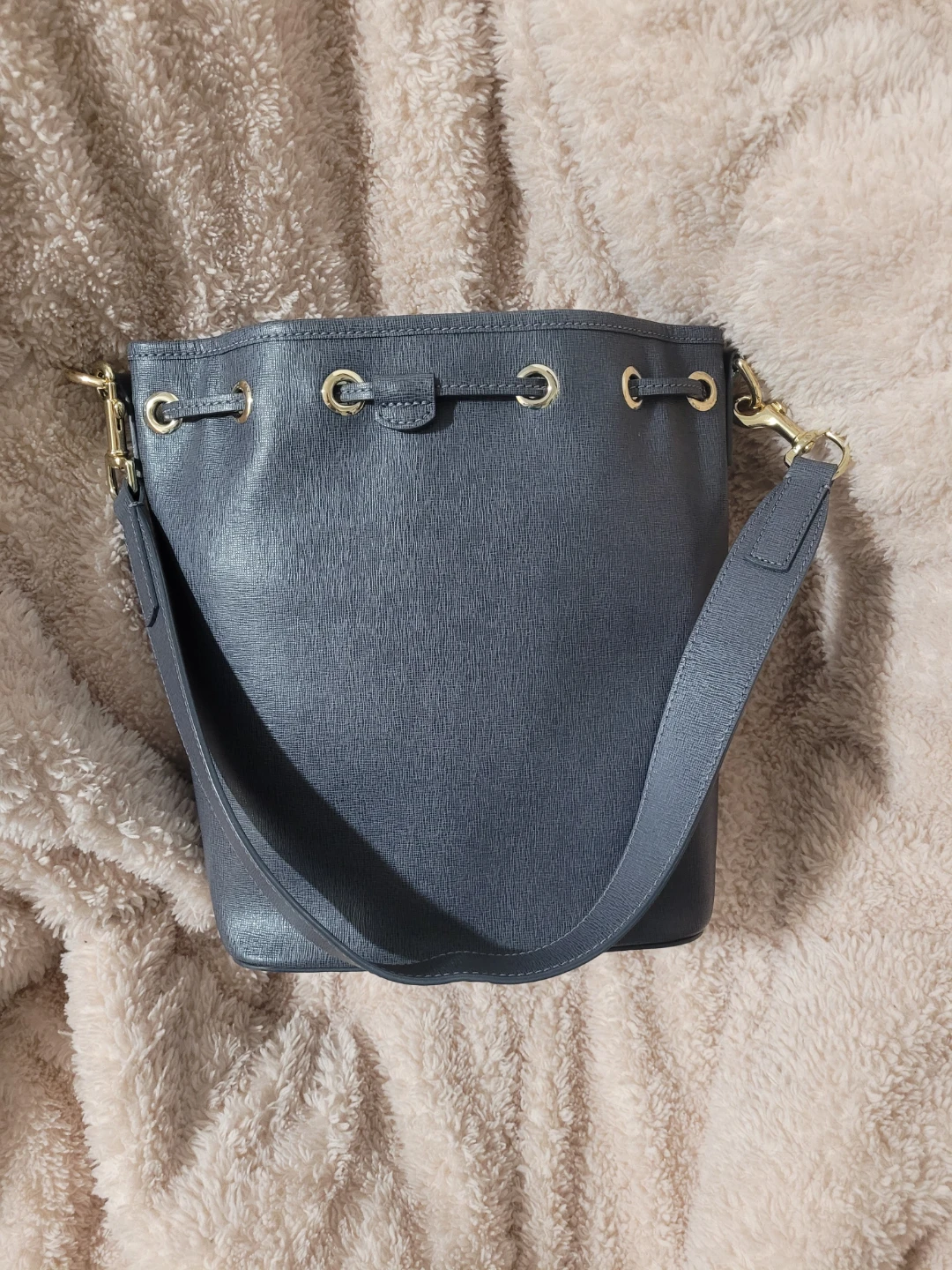 Dooney & Bourke Grey Leather Bucket Bag - photo 2