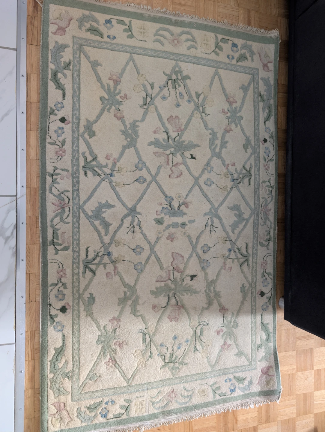 Area Rug with Floral Design - photo 3