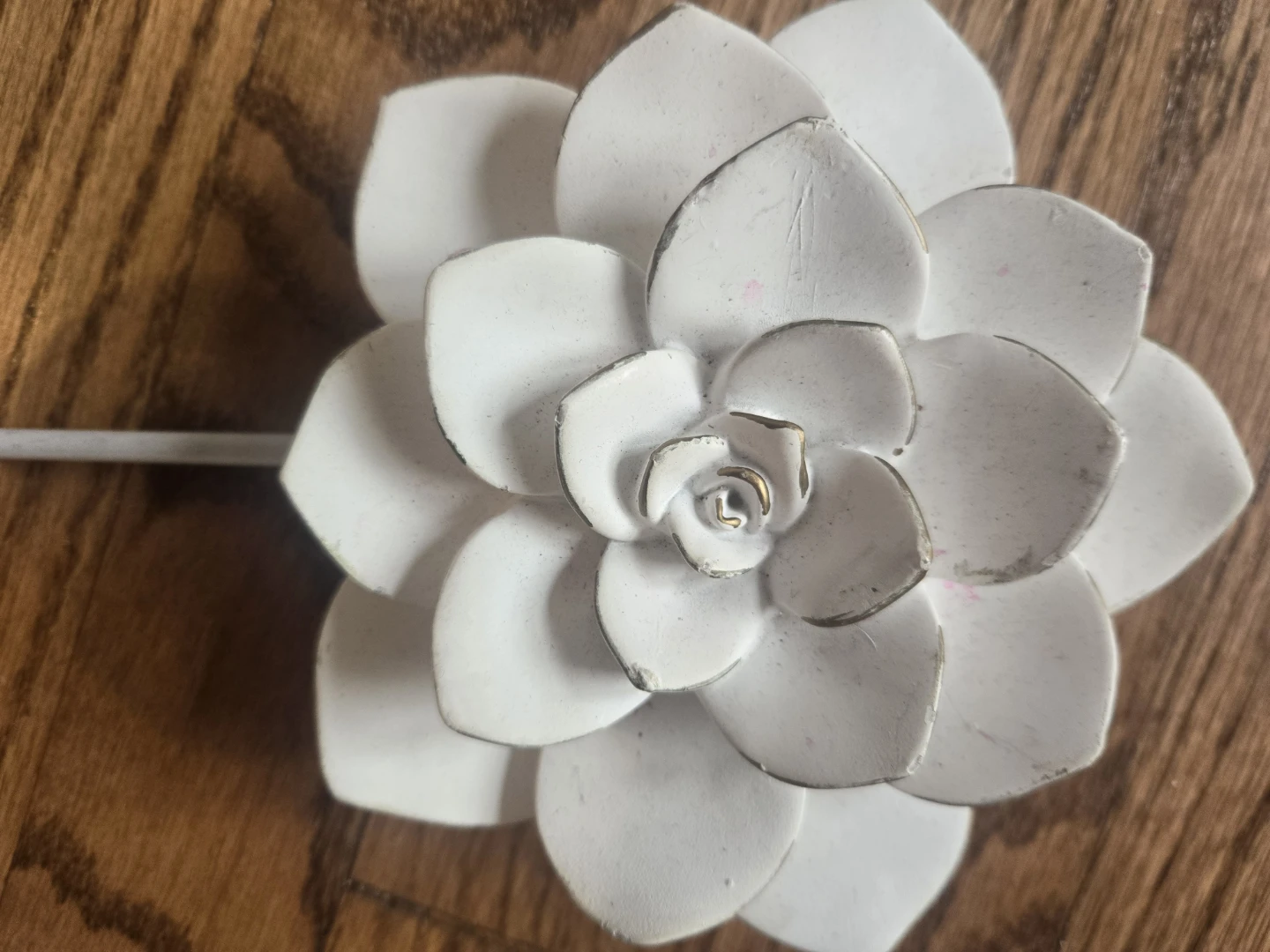 White Metal Succulent Flower Candle Holder - photo 2