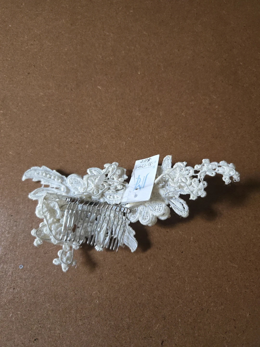 Ivory Lace Floral Hair Comb with Rhinestones - photo 3