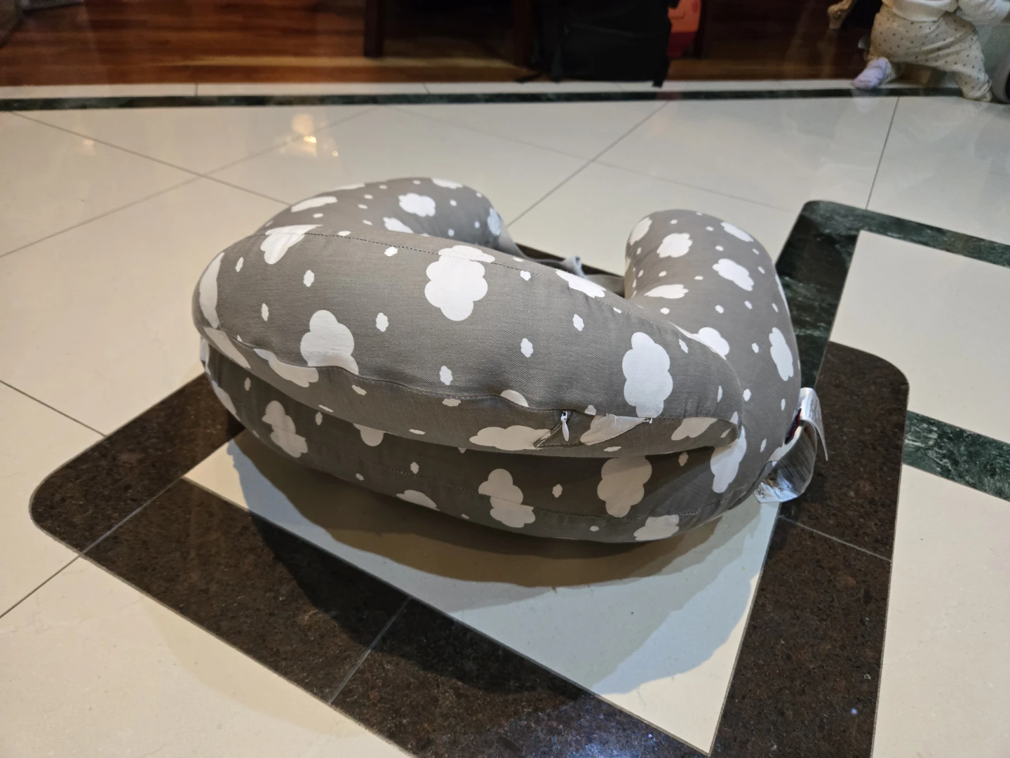 Mom Cozy Nursing Pillow - photo 2