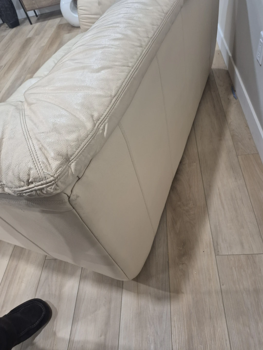 Off white real genuine Leather Loveseat  and long Sofa - photo 4