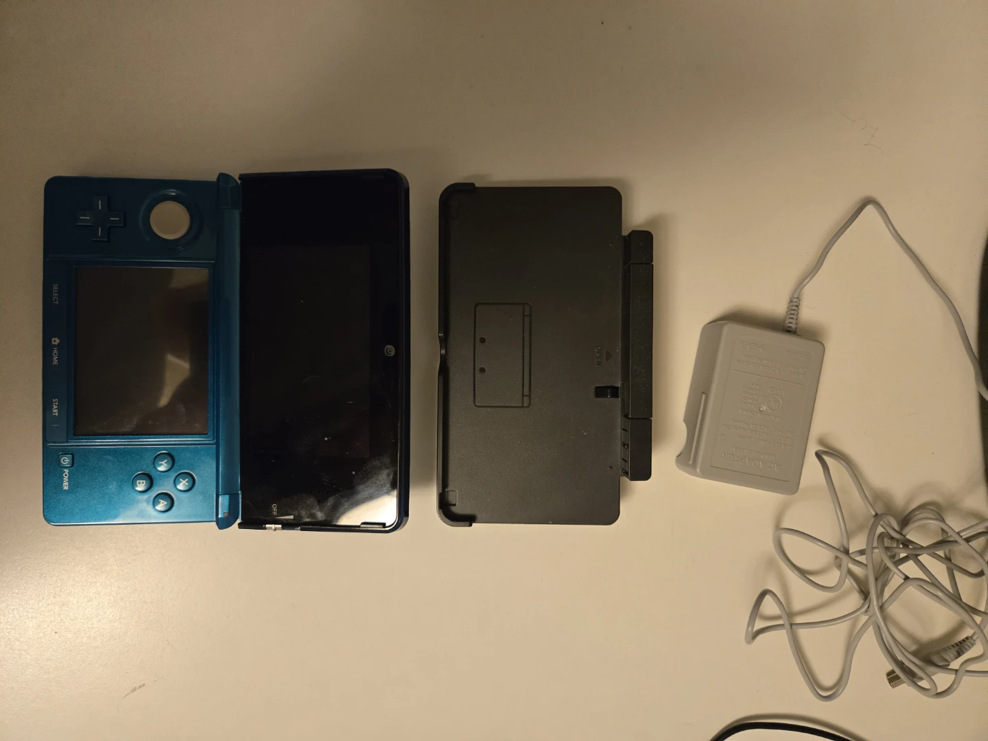 Nintendo 3DS - photo 2