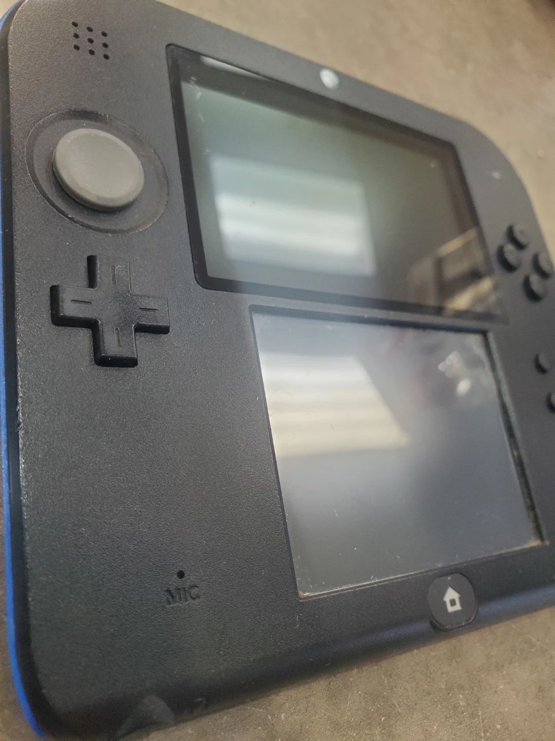 Nintendo 2DS XL - photo 2