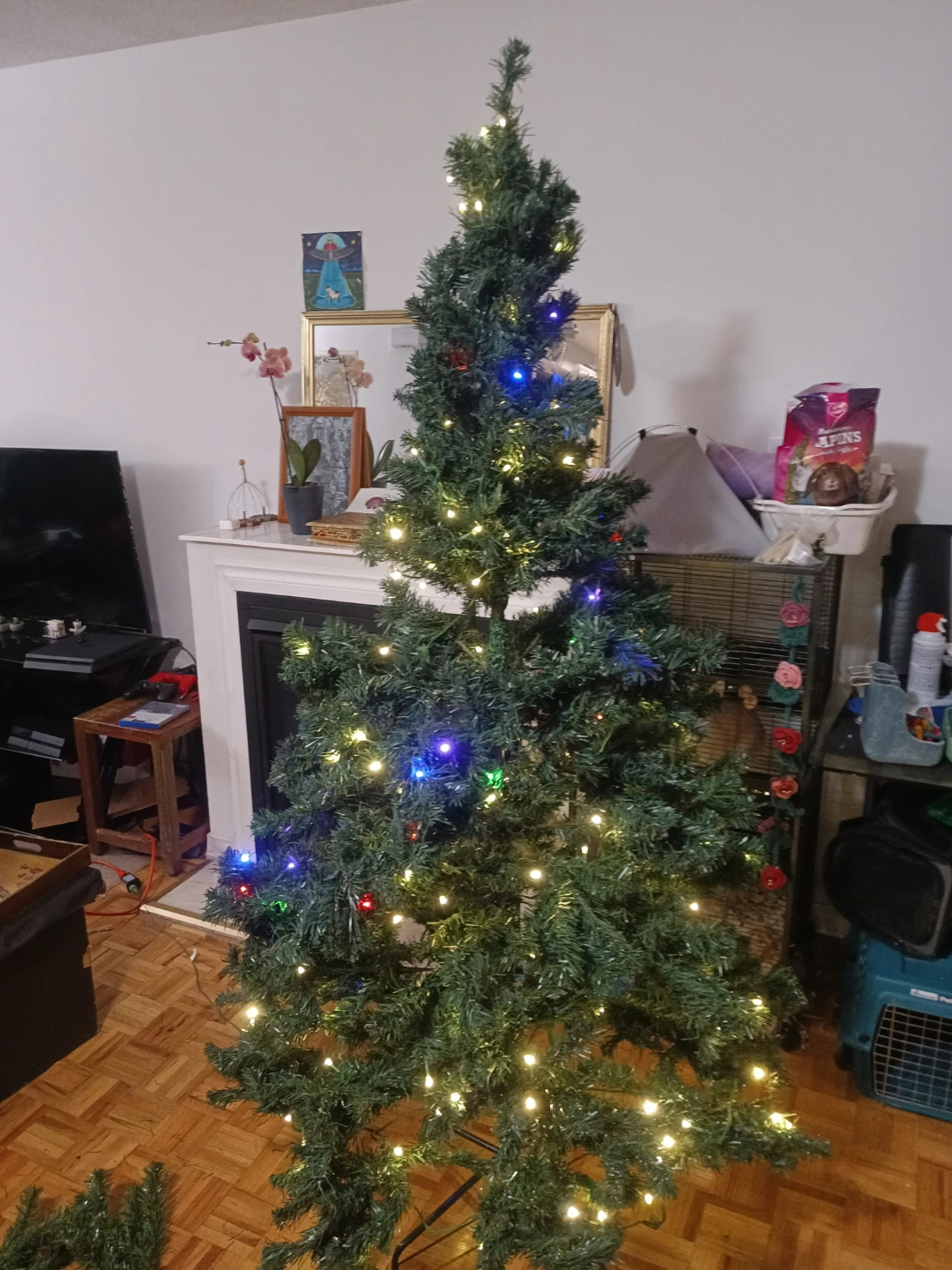 6 1/2' Colour-Changing Tree and Garland