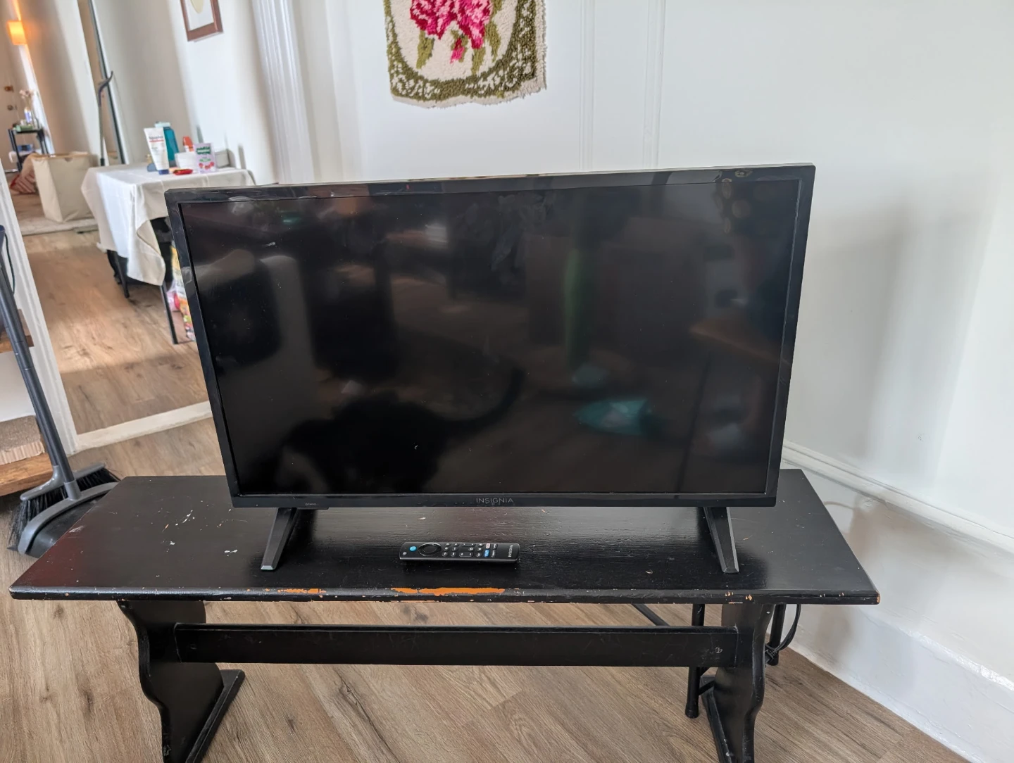 Insignia 32" Smart Fire TV - photo 2