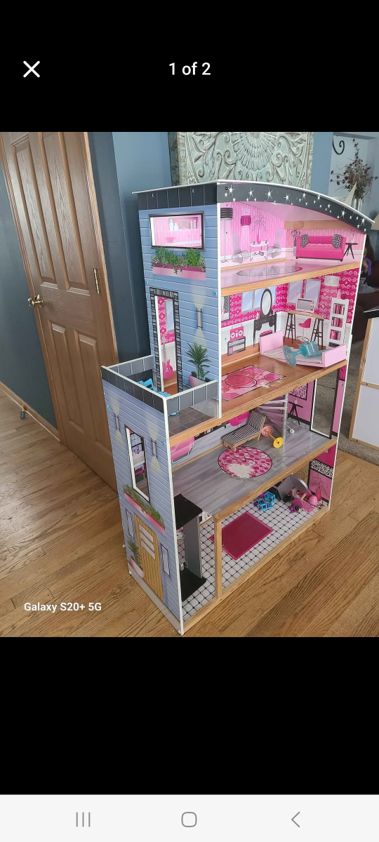 Dollhouse with Furniture and Accessories