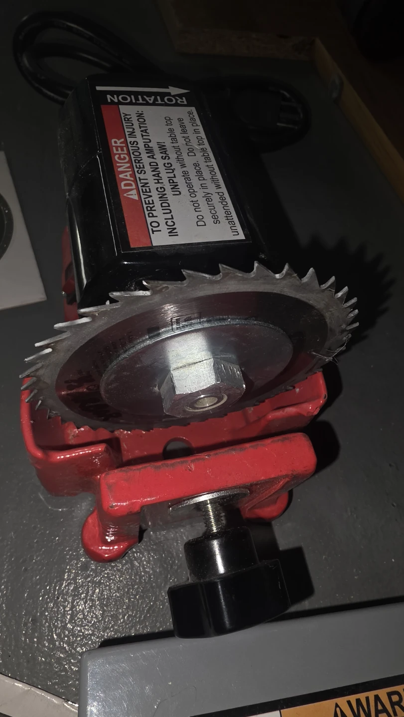 Chicago Electric 4" Mighty-Mite Table Saw with Diamond Blade - photo 4
