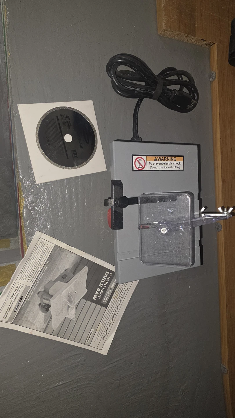 Chicago Electric 4" Mighty-Mite Table Saw with Diamond Blade - photo 5