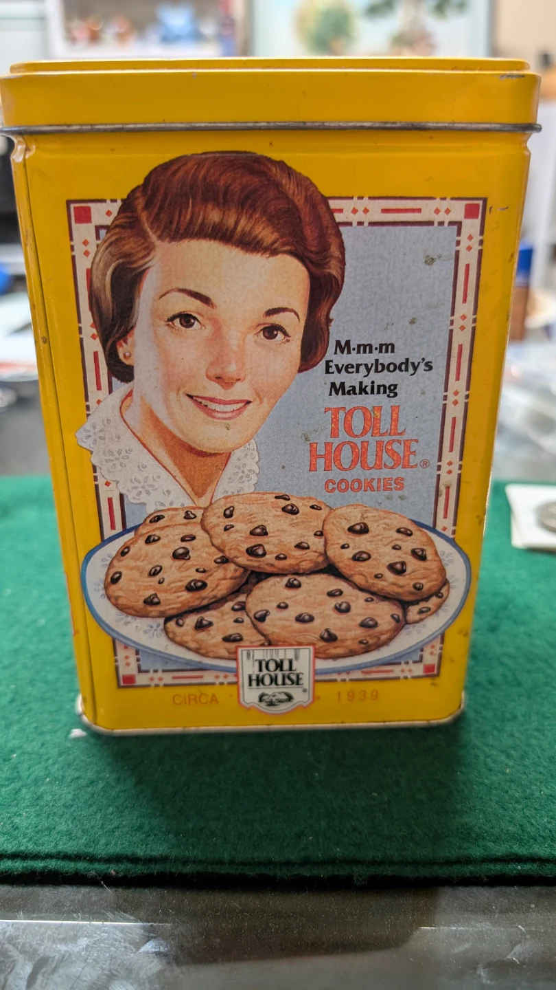 Nestlé Toll House Cookies Tin