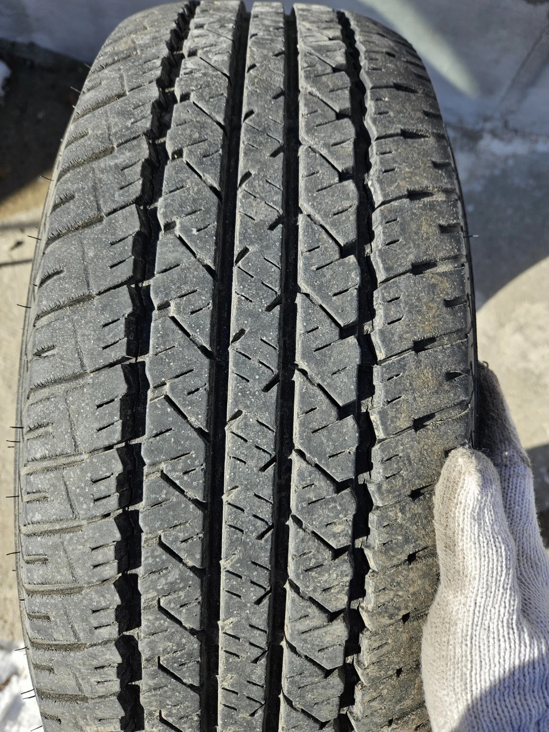 Firestone 215/65R16 All Season 80%+ thread