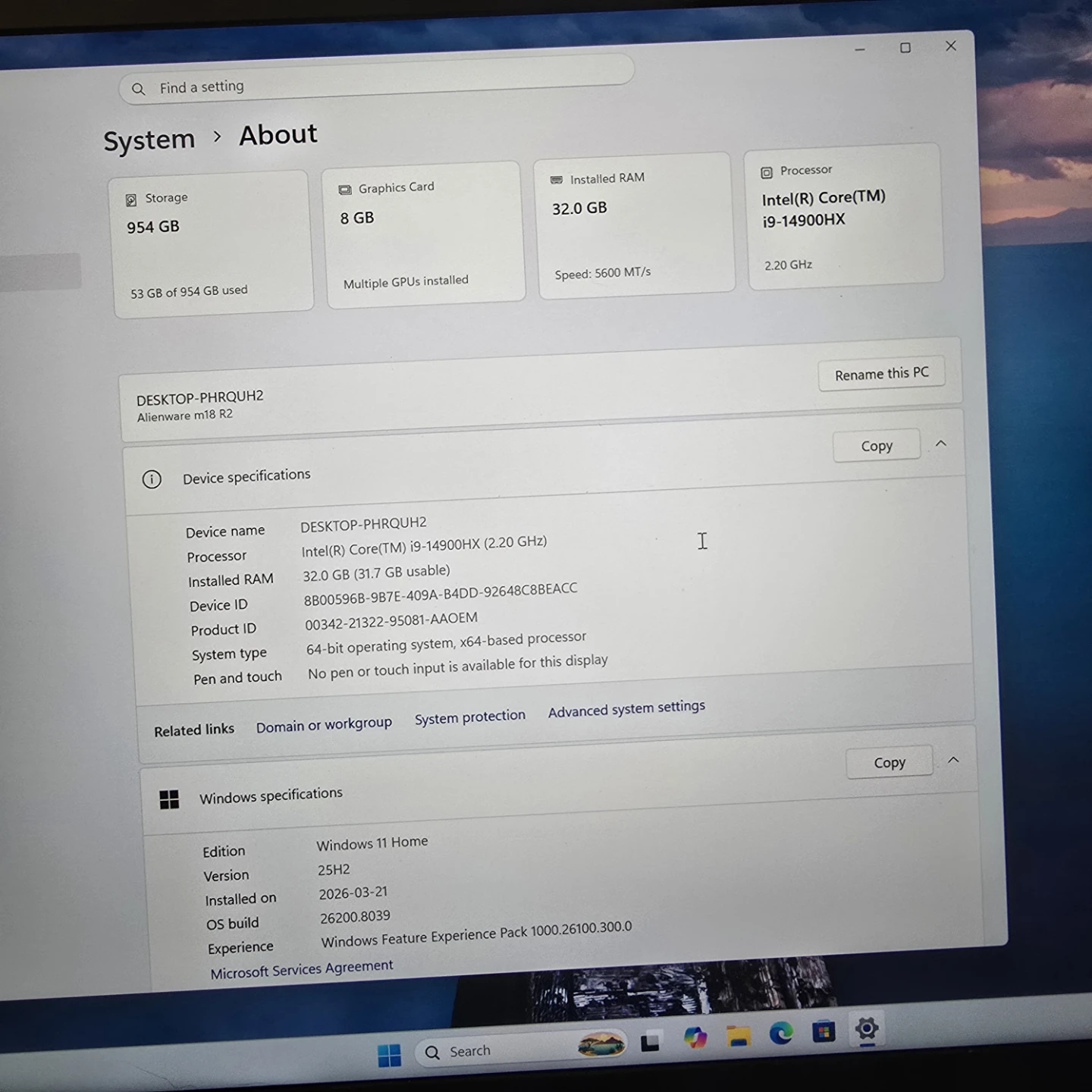 Alienware m18 r2 laptop - Intel Core i9, 32GB RAM, 954GB Storage