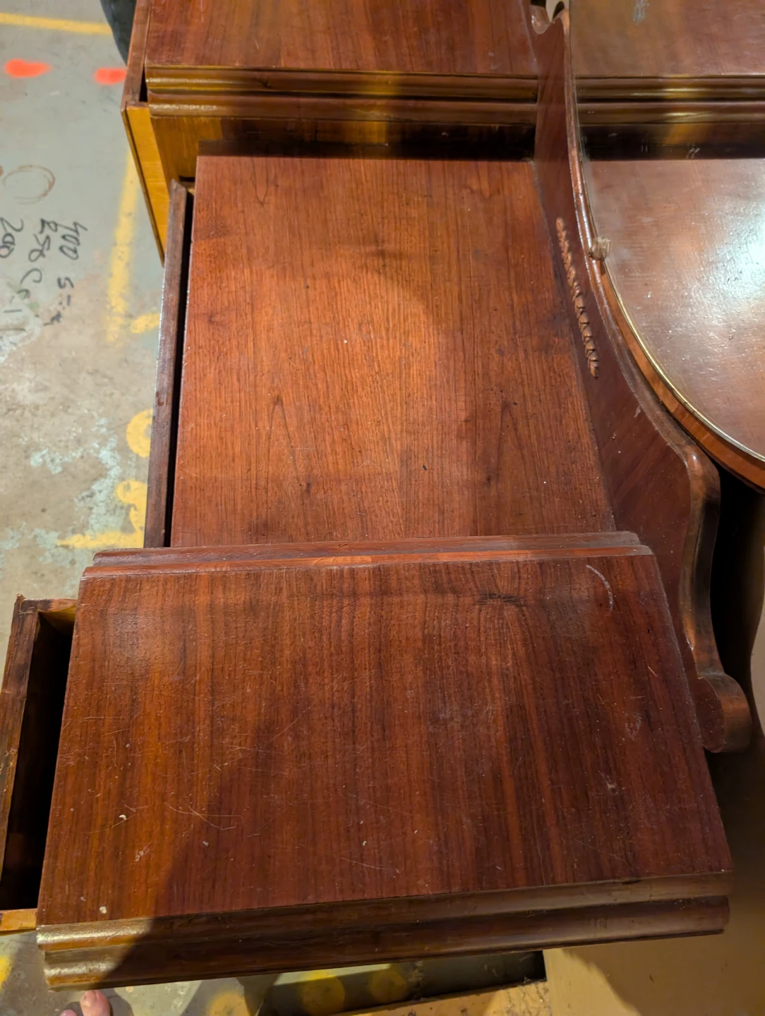 Vintage Vanity with Mirror - photo 4