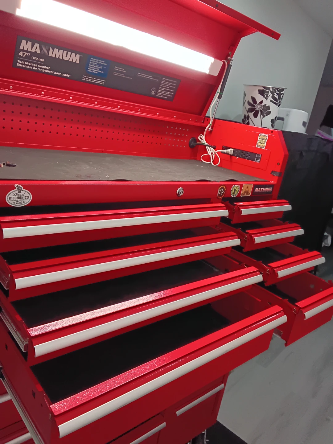 Red MAXIMUM 47" Tool Chest with Drawers - photo 2