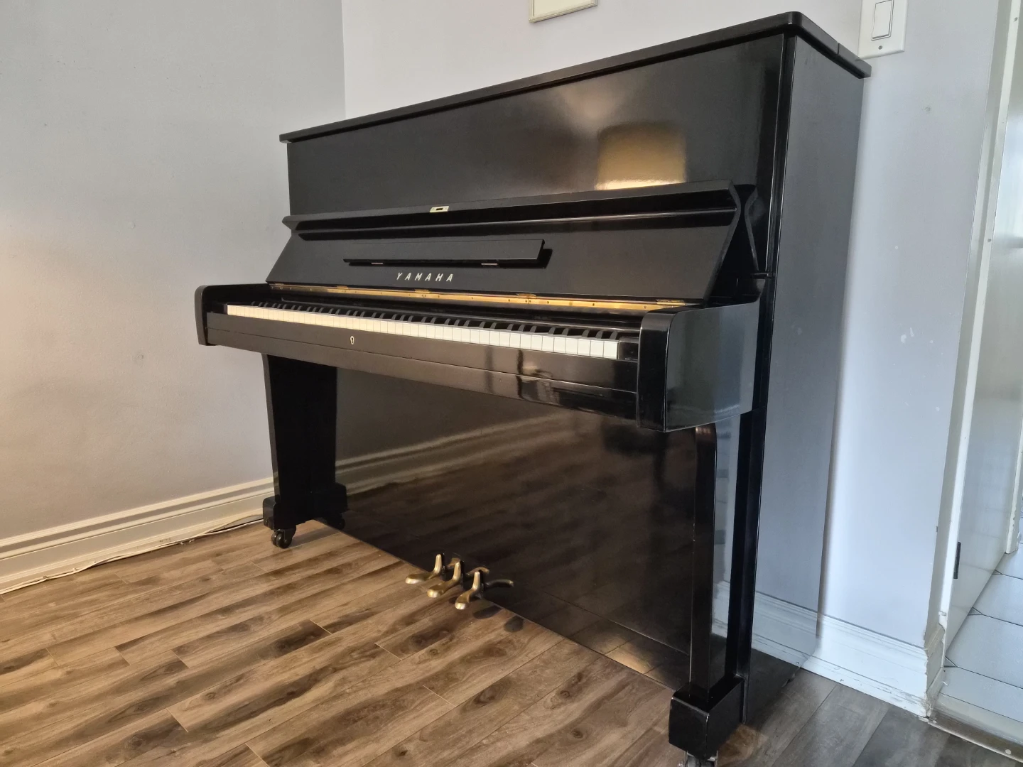 YAMAHA (U1)UPRIGHT PIANO - photo 2