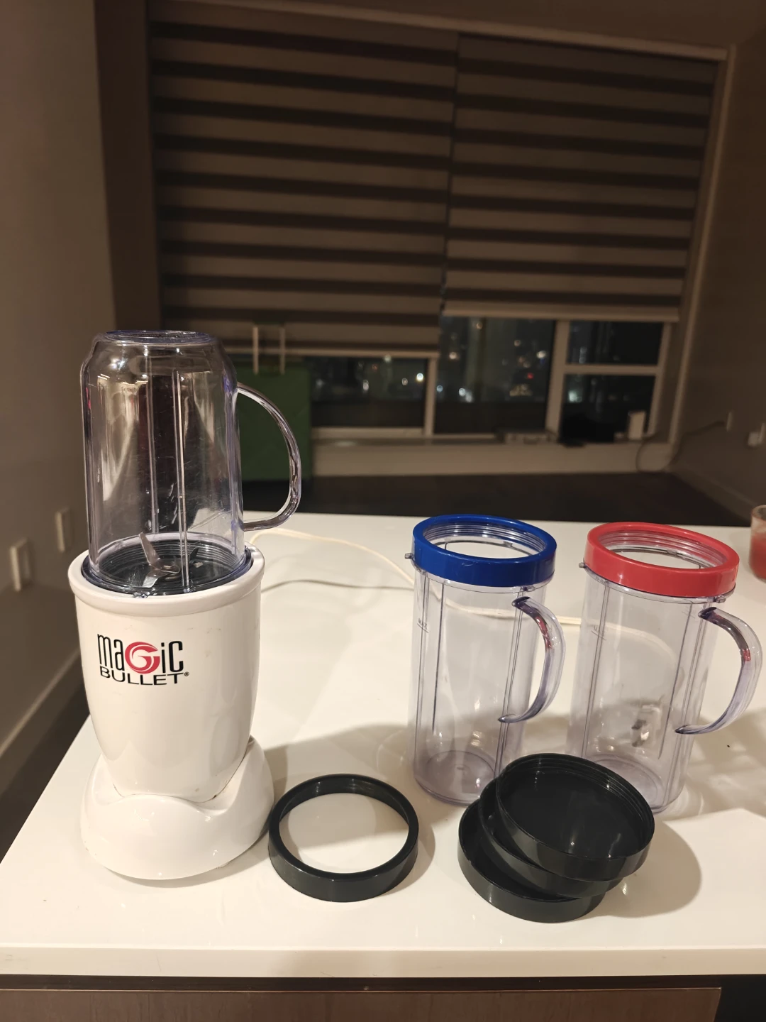 Magic Bullet Blender(11 pieces)-URGENT PICKUP SURREY CENTRAL - photo 2
