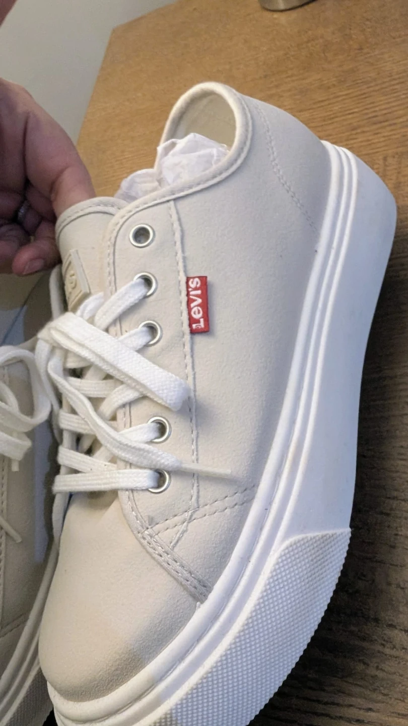 Levi's Women's Canvas Sneakers Cream Size 8 - photo 3