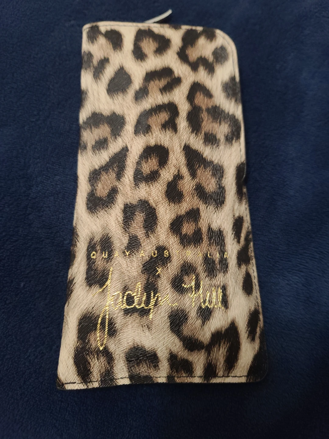 QUAY AUSTRALIA Sunglasses with Leopard Print Case