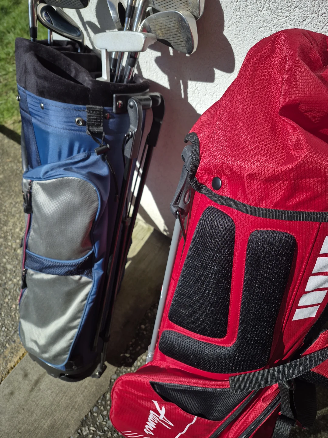 Golf Club Set and Golf Bags,plus 2 Colemen sleeping bags - photo 4