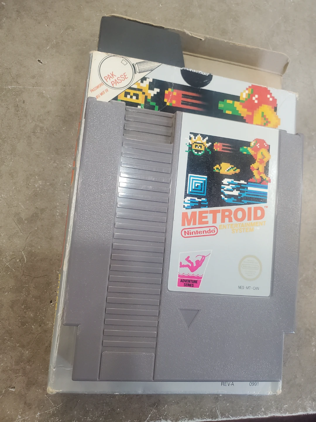 Nintendo Metroid NES Game with Box - photo 3