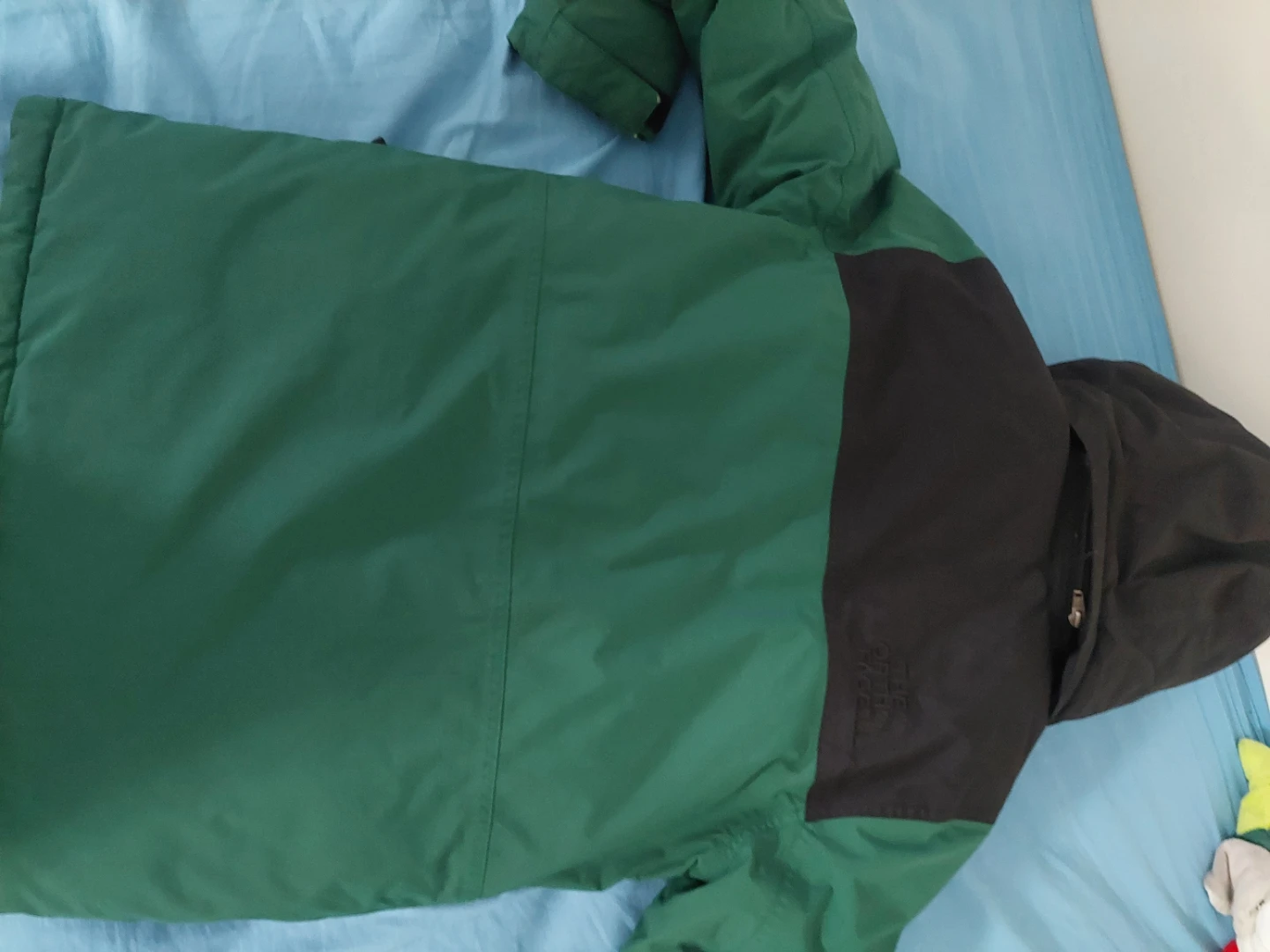 The North Face Youth Jacket - Green/Black Size 10/12 - photo 4