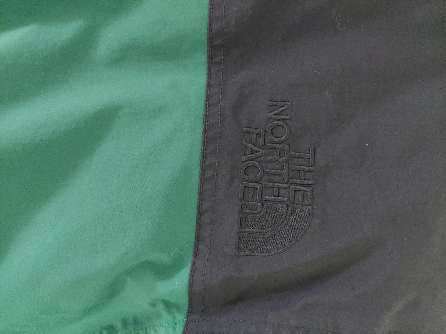 The North Face Youth Jacket - Green/Black Size 10/12 - photo 5