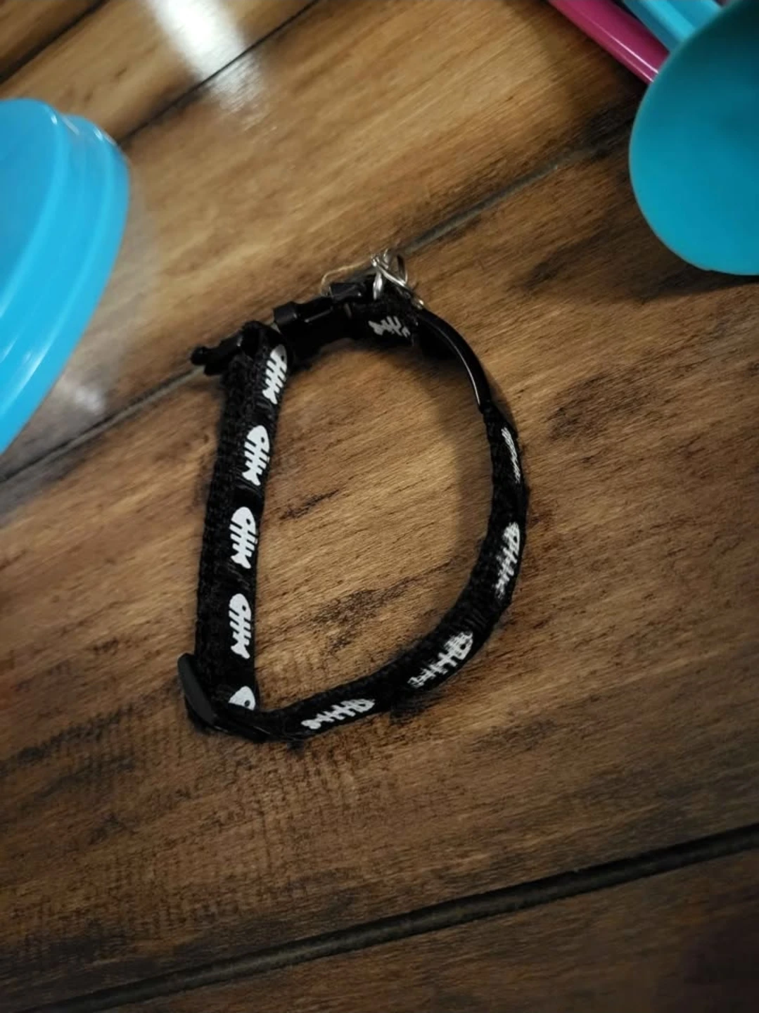 Black Pet Collar with White Fishbone Pattern