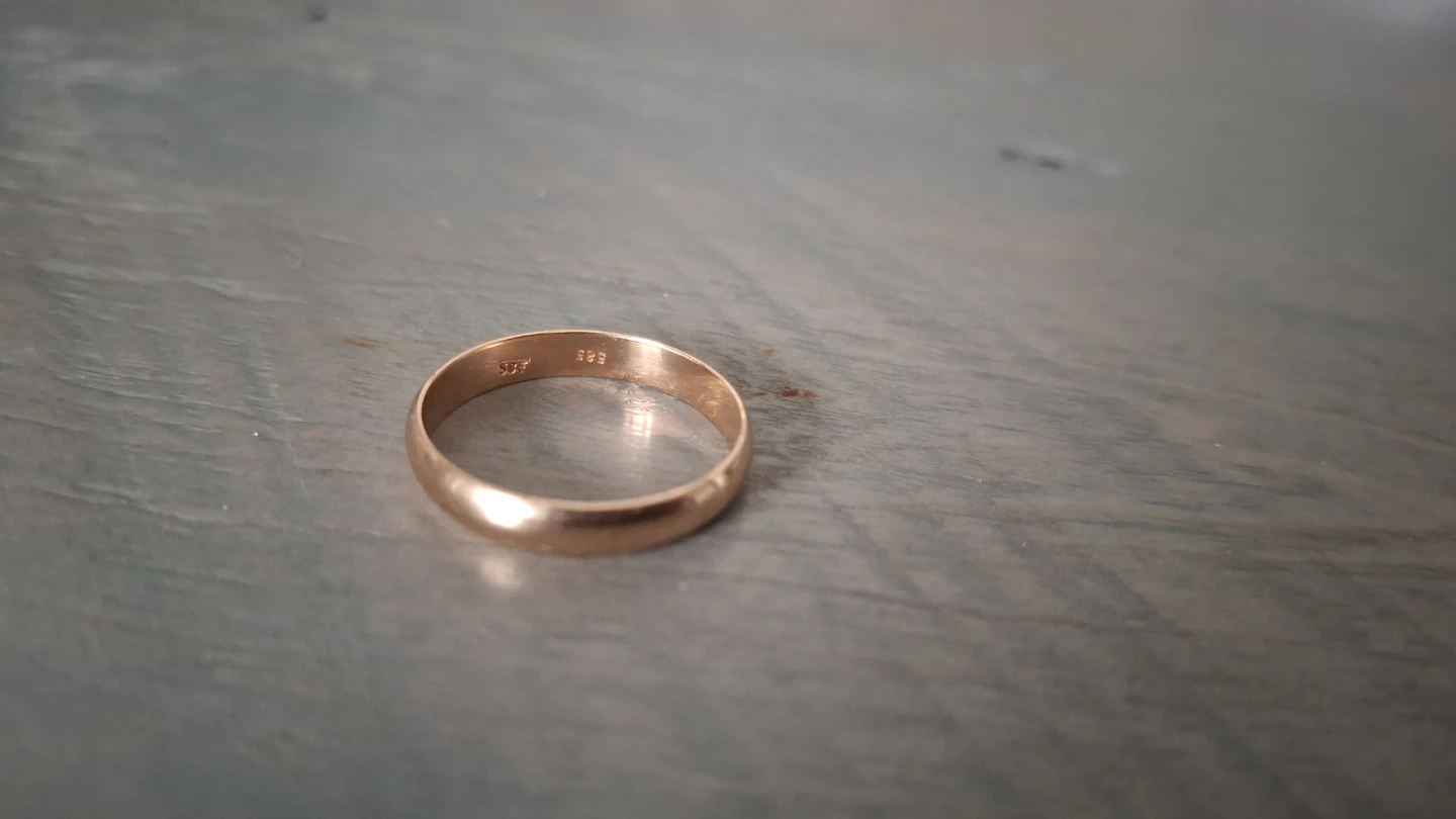 Gold ring