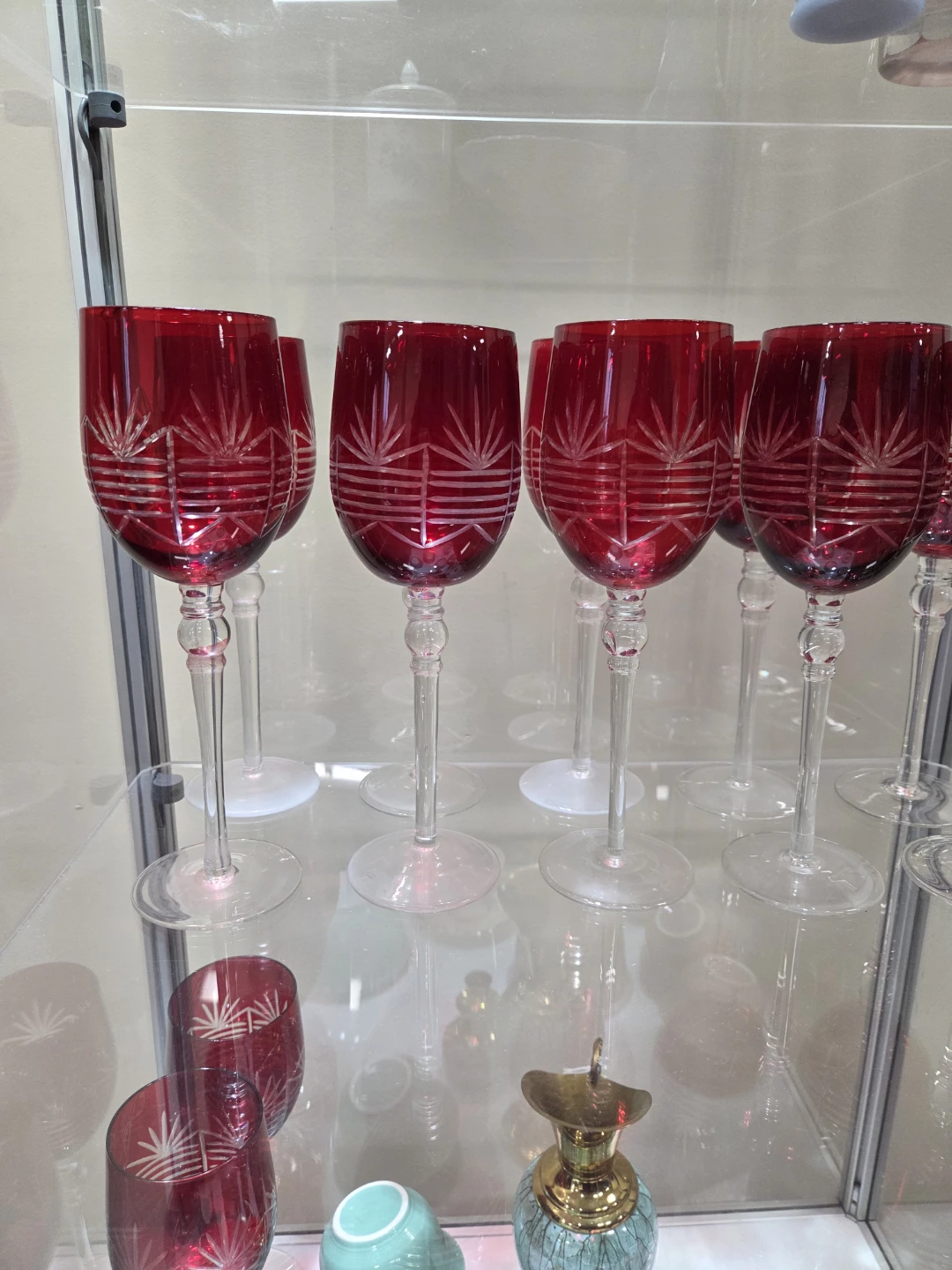 Set of 12 Red Etched Wine Glasses plus shaker - photo 4