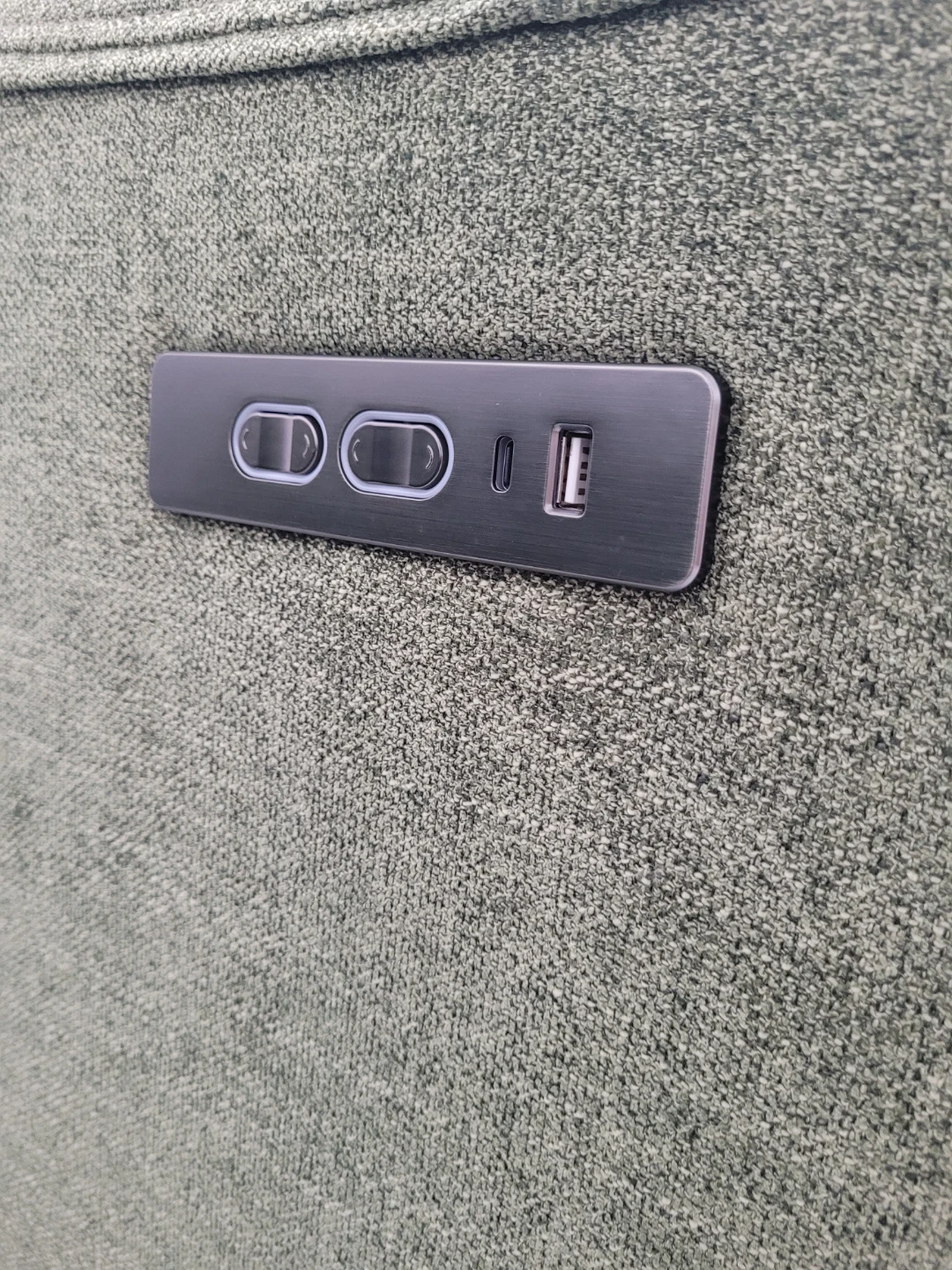 Brand New Power Recliner Chair with USB Charging - photo 4
