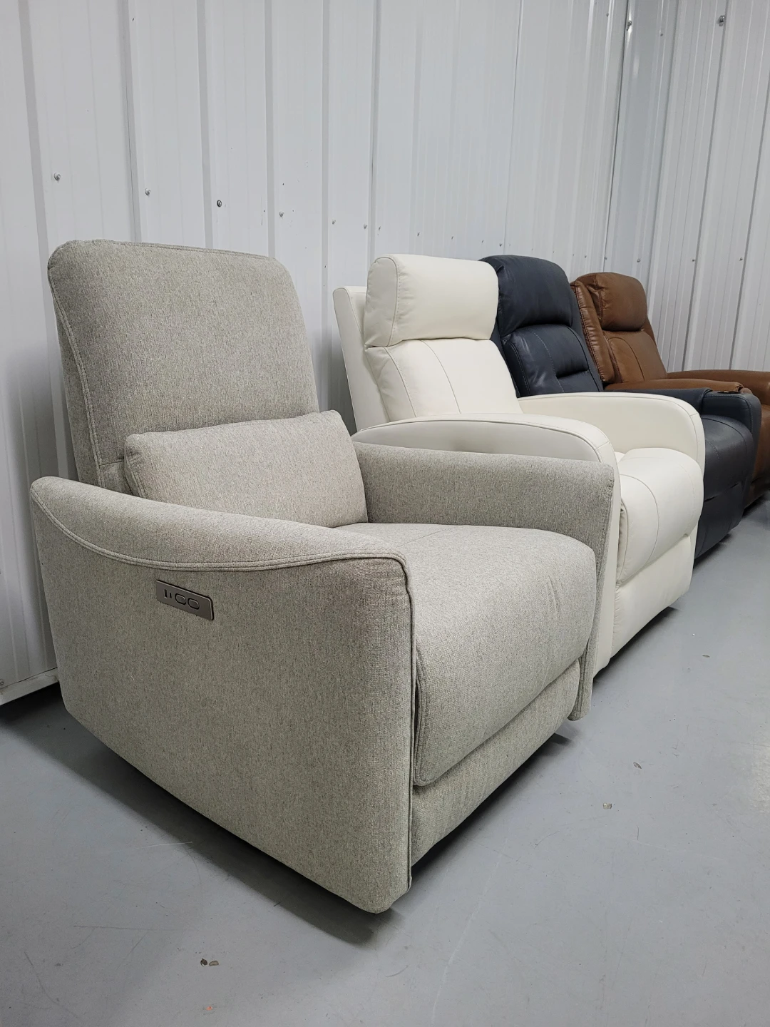 Brand New Power Recliner Chair with USB Charging - photo 5