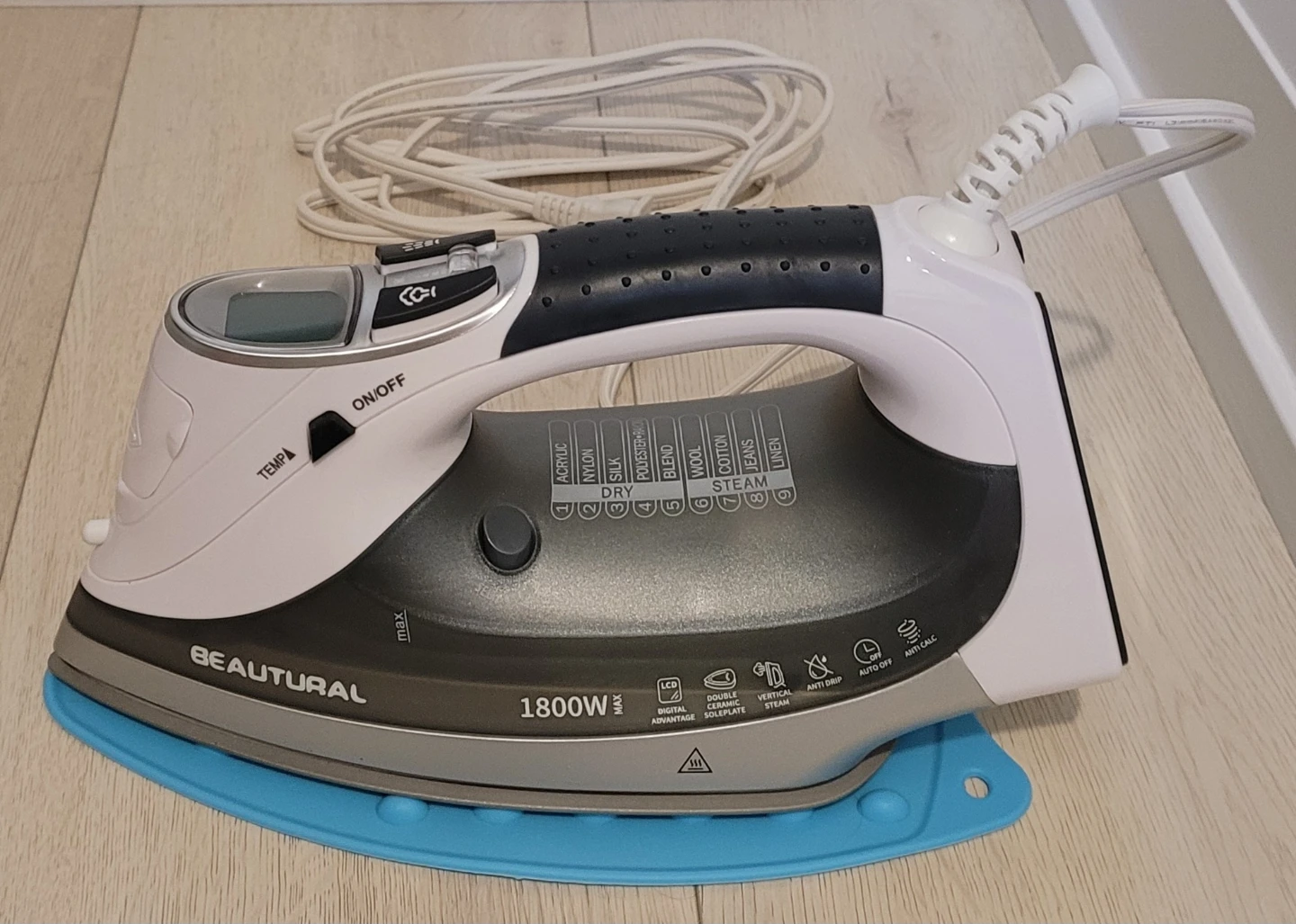 BEAUTURAL Steam Iron